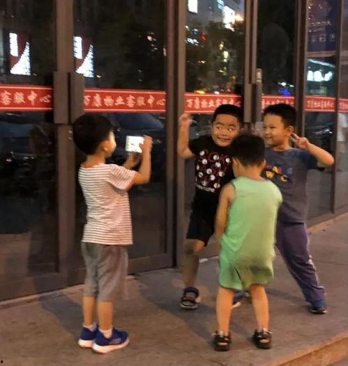 娱乐吃瓜头像男真人,真人生吃瓜头像背后的男星故事